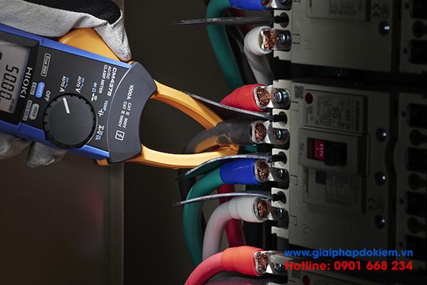 Tham khảo ngay cách đo dòng điện bằng ampe kìm 7 cach do dong dien bang ampe kim 1
