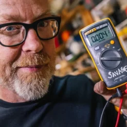 adam savage su dung dong ho van nang fluke 101