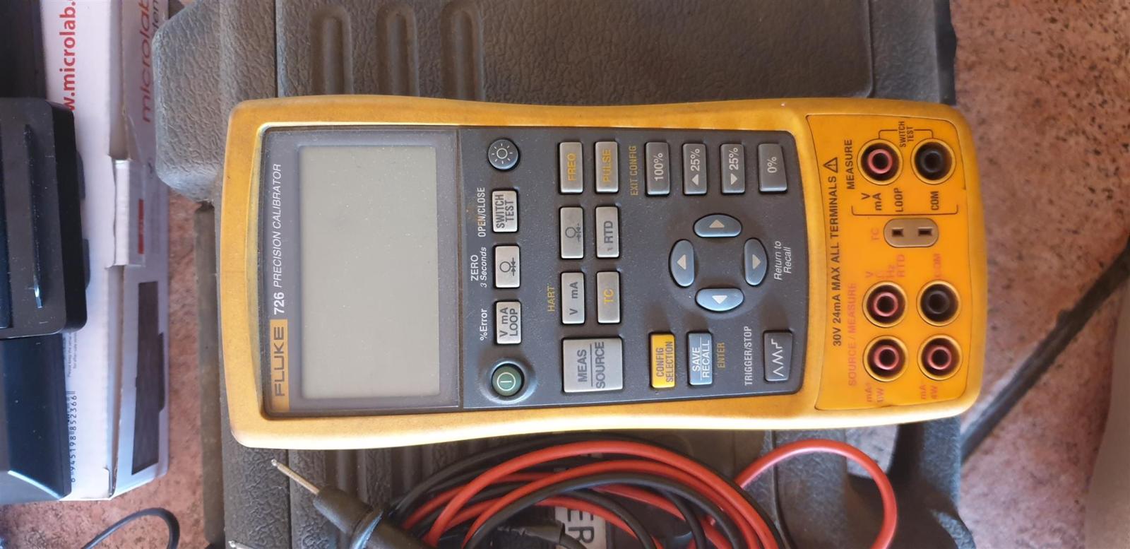 Máy hiệu chuẩn đa năng Fluke 726 27 Máy hiệu chuẩn đa năng Fluke 726 - Ảnh 10