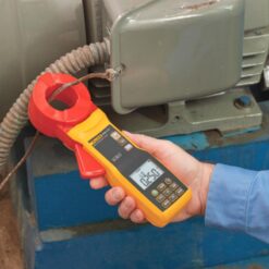 Ampe kìm đo điện trở đất FLUKE 1630-2 FC 26 Fluke 1630 2 FC in use