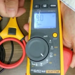 Fluke 376 2 711x400.jpg