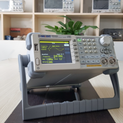 Máy phát xung Siglent SDG830 Waveform Generator 8 Máy phát xung Siglent SDG830 Waveform Generator