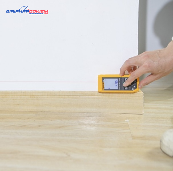 Máy đo khoảng cách bằng laze FLUKE 406E (0.2 đến 60m) 11 Máy đo khoảng cách bằng laze FLUKE 406E (0.2 đến 60m) - Ảnh 6