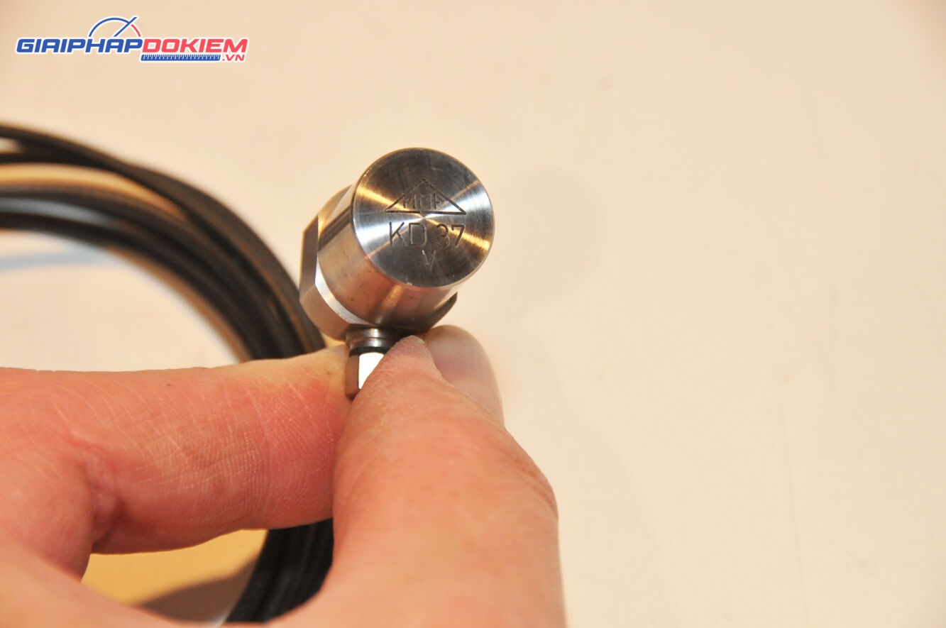 Cảm biến gia tốc MMF KD37 (60pC/g, +5000/-1000g, 15000 Hz) 12 Cảm biến gia tốc MMF KD37 (60pC/g, +5000/-1000g, 15000 Hz) - Ảnh 4