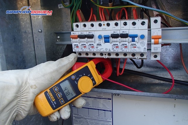 Ampe kìm AC/DC FLUKE 325 (AC/DC 400A, True RMS) 19 Ampe kìm AC/DC FLUKE 325 (AC/DC 400A, True RMS) - Ảnh 7