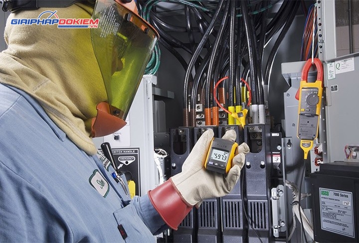 Ampe kìm AC/DC hiệu dụng thực hiển thị từ xa Fluke 381 với iFlex 18 Ampe kìm AC/DC hiệu dụng thực hiển thị từ xa Fluke 381 với iFlex - Ảnh 8