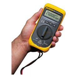 fluke 705 loop calibrator in use