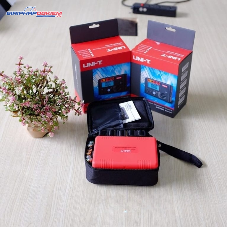 Máy đo điện trở cách điện UNI-T UT502A 10 Máy đo điện trở cách điện UNI-T UT502A - Ảnh 5