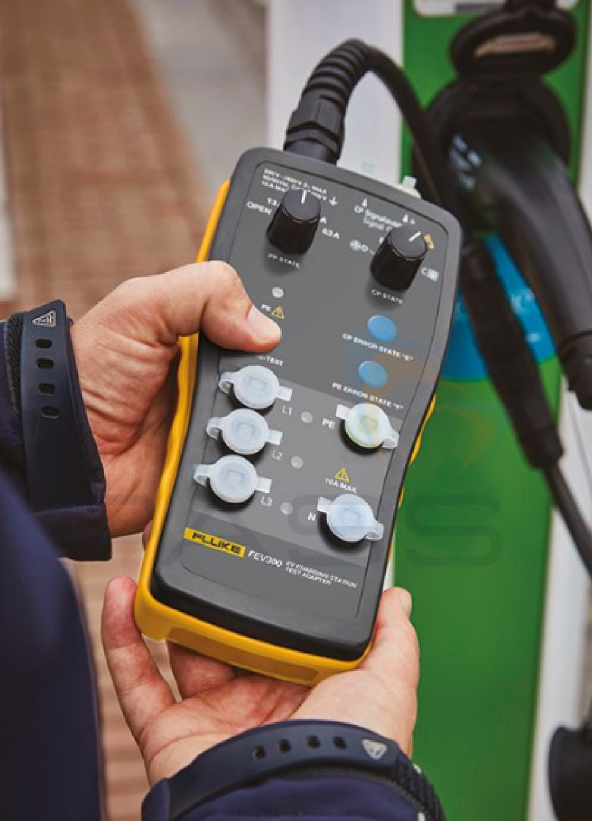 Bộ dụng cụ chuyển đổi kiểm tra trạm sạc Fluke FEV300 EV 17 Bộ dụng cụ chuyển đổi kiểm tra trạm sạc Fluke FEV300 EV - Ảnh 9