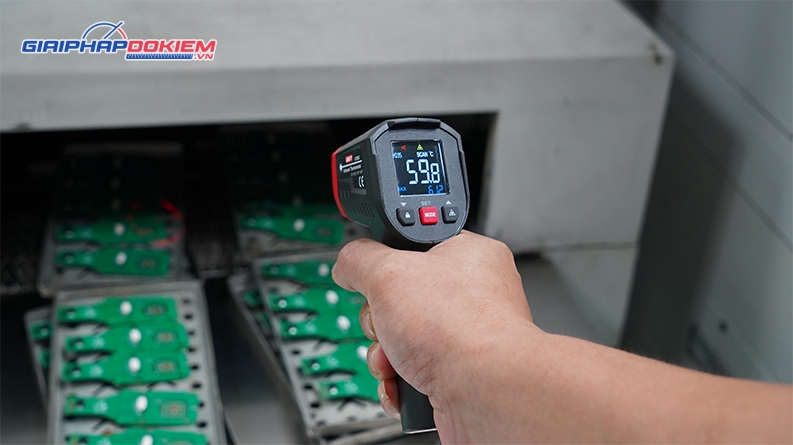 Thiết bị đo nhiệt độ hồng ngoại UNI-T UT306C 8 Thiết bị đo nhiệt độ hồng ngoại UNI-T UT306C - Ảnh 2