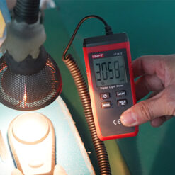 UT383S Desk lamp light measurement