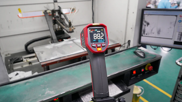 Thiết bị đo nhiệt độ hồng ngoại UNI-T UT305S 13 Thiết bị đo nhiệt độ hồng ngoại UNI-T UT305S - Ảnh 8