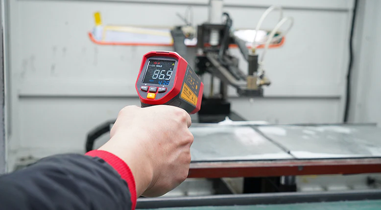 Thiết bị đo nhiệt độ hồng ngoại UNI-T UT305S 12 Thiết bị đo nhiệt độ hồng ngoại UNI-T UT305S - Ảnh 7