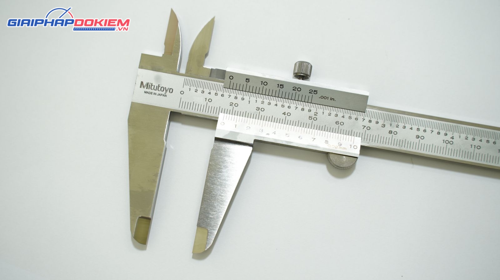 Thước cặp cơ khí Mitutoyo 530-118 0-8"/ 0-200mm/0.02mm 12 Thước cặp cơ khí Mitutoyo 530-118 0-8"/ 0-200mm/0.02mm - Ảnh 4