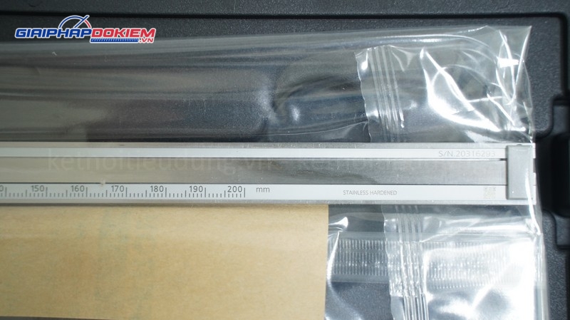 Thước cặp đồng hồ Mitutoyo 505-731 (200mm/0.02mm) 8 Thước cặp đồng hồ Mitutoyo 505-731 (200mm/0.02mm) - Ảnh 4