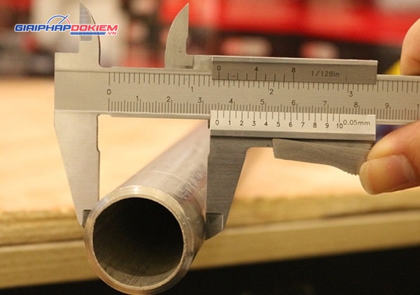 Thước cặp cơ khí Mitutoyo 530-119 0-12"/ 0-300mm/0.02mm 17 Thước cặp cơ khí Mitutoyo 530-119 0-12"/ 0-300mm/0.02mm - Ảnh 9