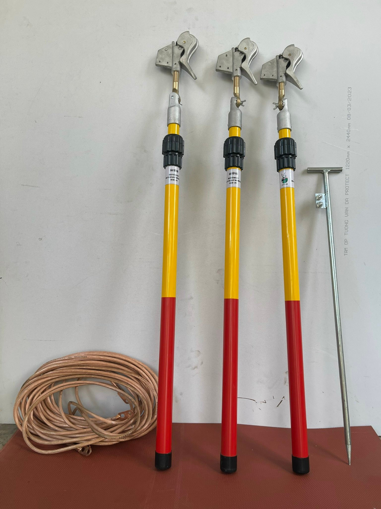 Bộ tiếp địa di động VICADI 35kV kèm sào lồng rút 1 Bộ tiếp địa di động 110kV kèm sào lồng rút