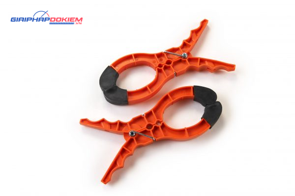 Kẹp Novax giữ thảm, tấm phủ cách điện 2 Kẹp Novax giữ thảm, tấm phủ cách điện