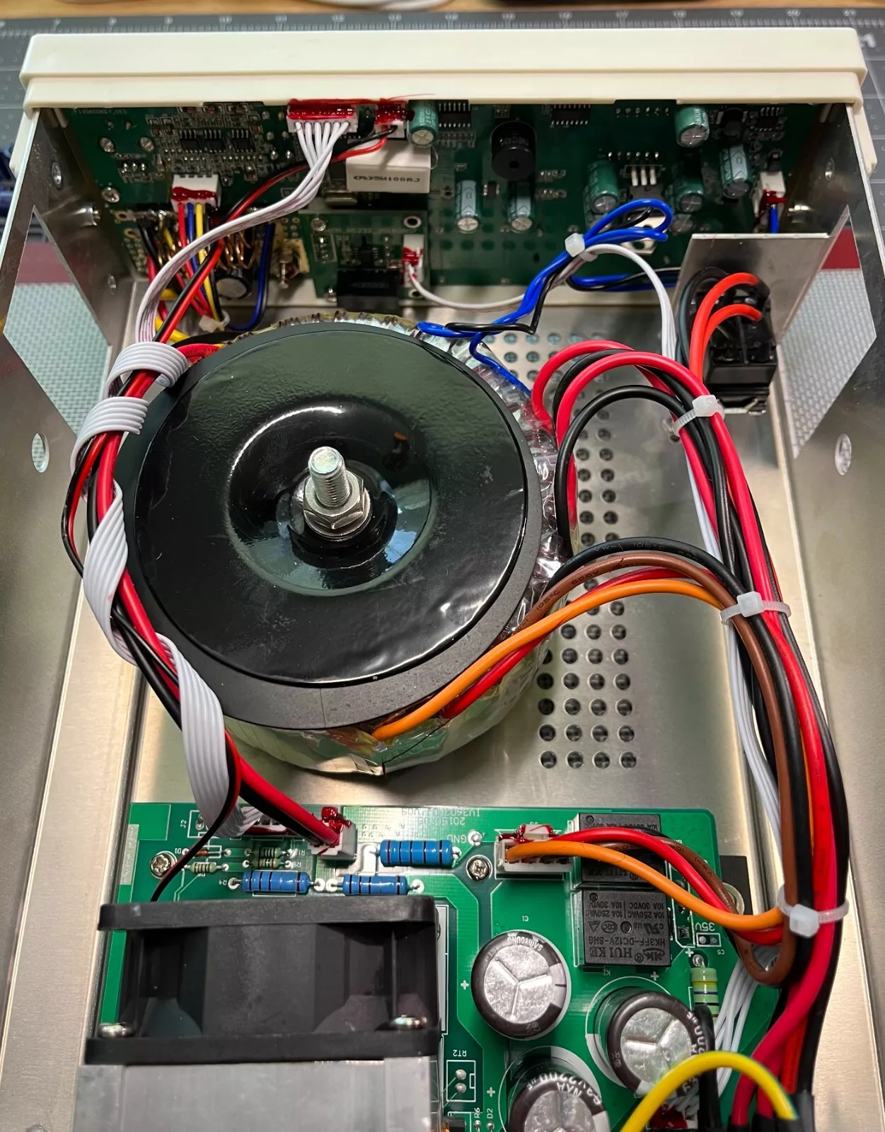 Nguồn lập trình một chiều (DC) Matrix MPS-3603LP (36V-3A) 16 Nguồn lập trình một chiều (DC) Matrix MPS-3603LP (36V-3A) - Ảnh 5