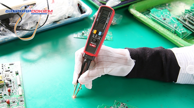 Máy đo RC linh kiện dán SMD UNI-T UT116C 18 Máy đo RC linh kiện dán SMD UNI-T UT116C - Ảnh 7