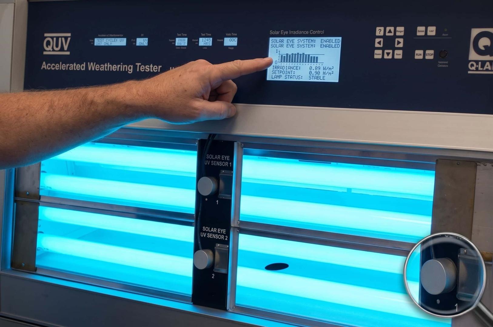 Máy Kiểm Tra Nhanh Lão Hóa Do Thời Tiết Q-LAB QUV 24 Máy Kiểm Tra Nhanh Lão Hóa Do Thời Tiết Q-LAB QUV