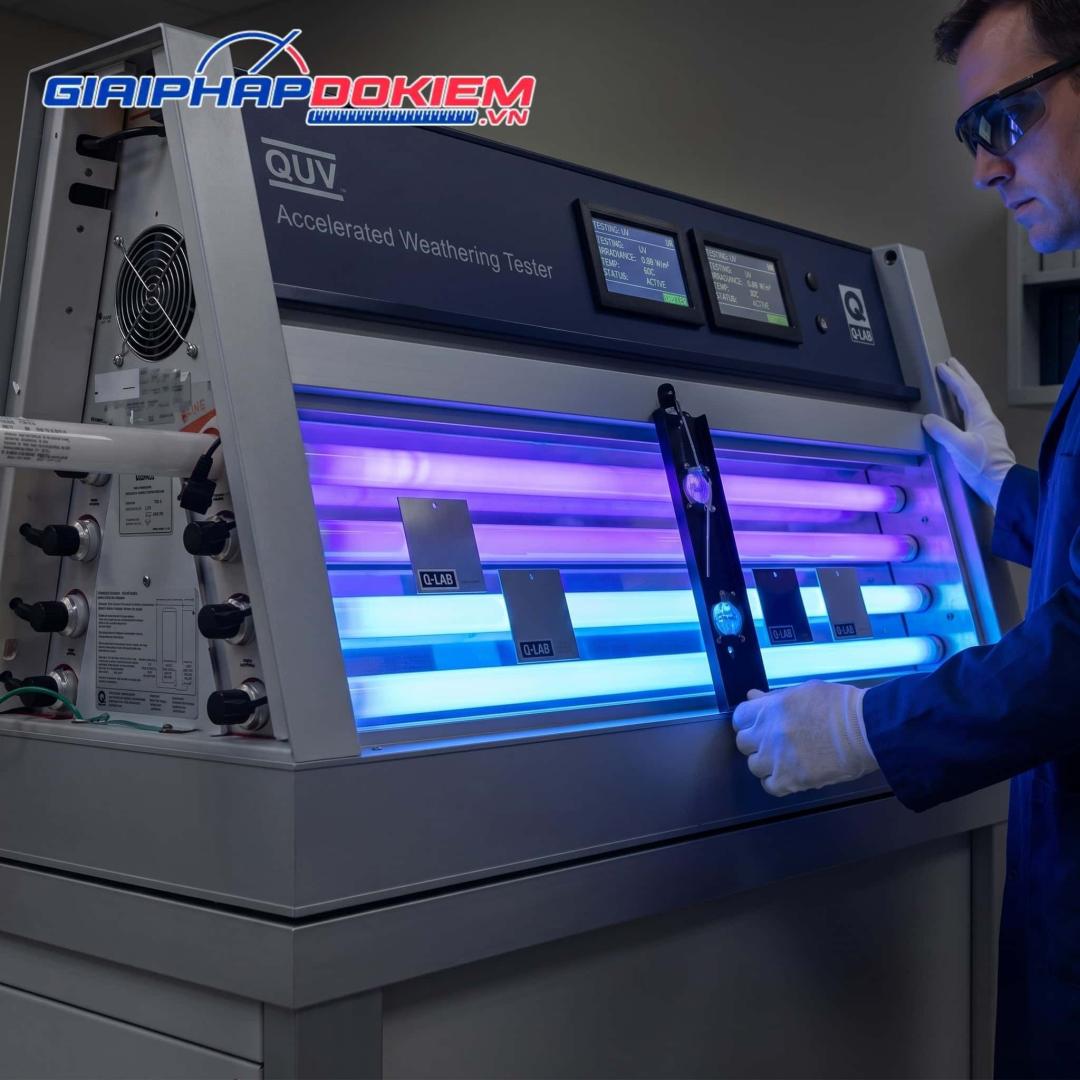 Máy Kiểm Tra Nhanh Lão Hóa Do Thời Tiết Q-LAB QUV 21 Máy Kiểm Tra Nhanh Lão Hóa Do Thời Tiết Q-LAB QUV