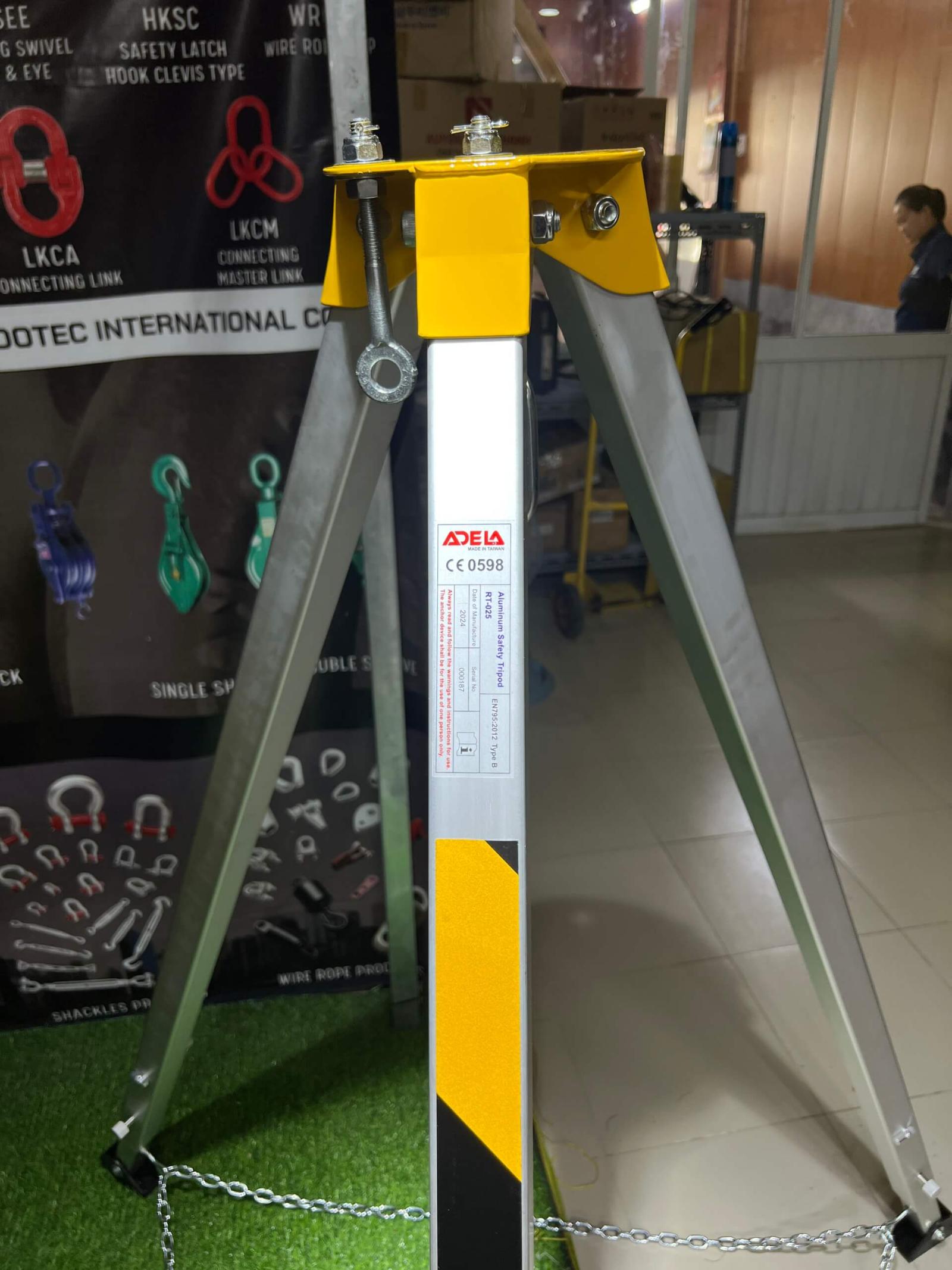 Bộ Tời 3 chân ADELA RT025 11 Bộ Tời 3 chân ADELA RT025 - Ảnh 4