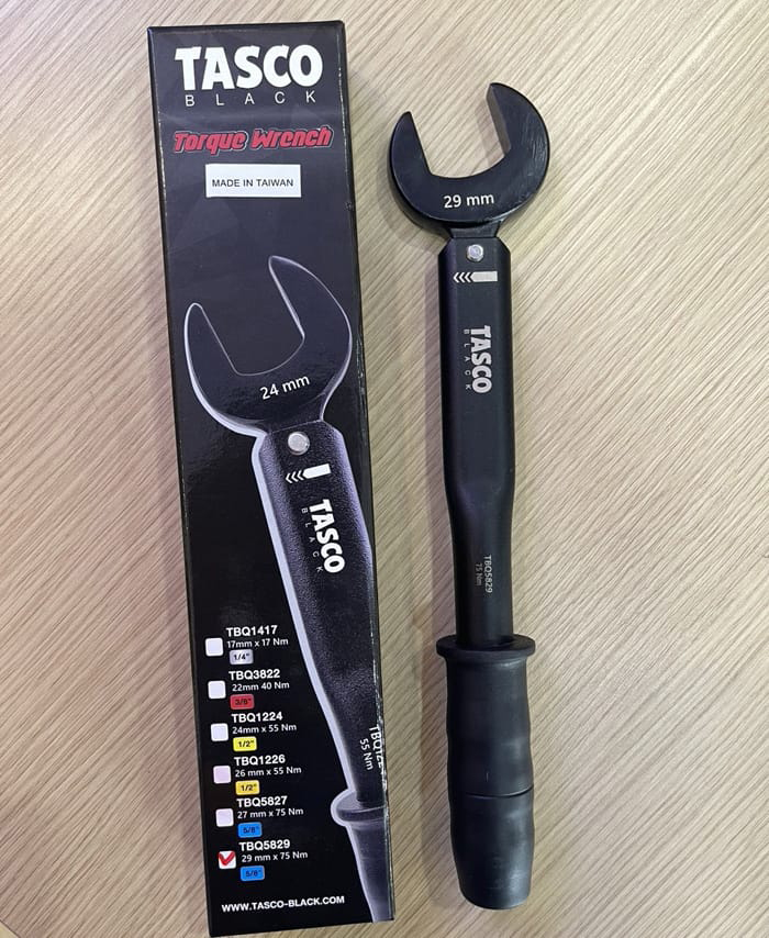Cờ lê lực TASCO Black TBQ5829