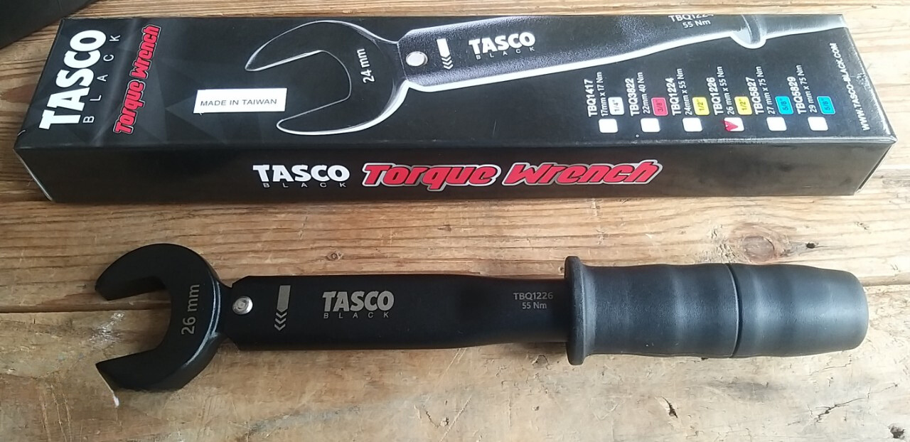 Cờ lê lực TASCO Black TBQ1226