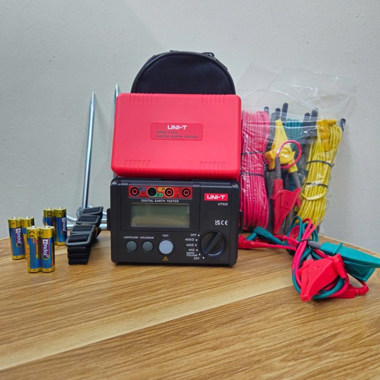 Đồng hồ đo điện trở đất Uni-T UT522 (0Ω-4000Ω) 1 Đồng hồ đo điện trở đất Uni-T UT522 (0Ω-4000Ω)