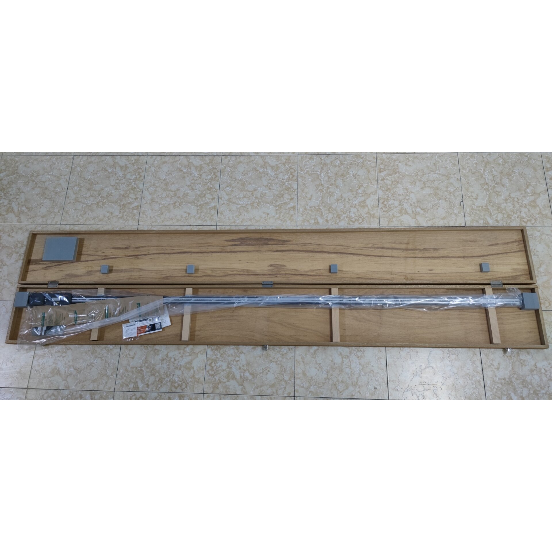 Thước Cặp Cơ Khí 1 Ngàm Đo Metric/Inch 0-2000mm/0.02mm Mitutoyo 160-159 12 Thước Cặp Cơ Khí 1 Ngàm Đo Metric/Inch 0-2000mm/0.02mm Mitutoyo 160-159 - Ảnh 6