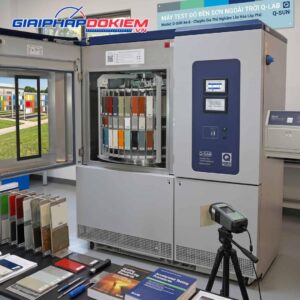Test Độ Bền Sơn Ngoài Trời Q-LAB: Giải Pháp Tối Ưu Cho Ngành Sơn 1 Máy test độ bền sơn ngoài trời Q-LAB